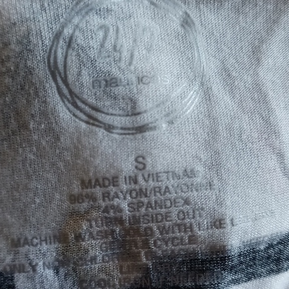 Shirt - Picture 2 of 4